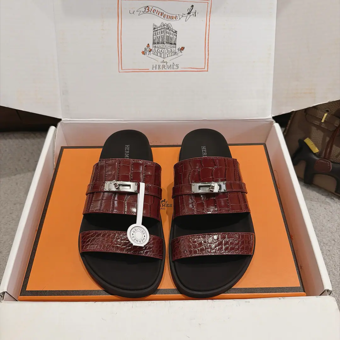 The big and big crocodile skins out of the factory. Men➕Hermes Shoes. Uncle's slippers. ♪ Fresh and fresh ♪ ～The fashion is so refreshing. Not much to explain., I know everything I've bought., Customized steel pureKellyDeduction of hardware accessories ✅TPUSlipboard Base ✅Female size35-39 （40.41.42I'll make sure I don't change it.）Men:40~44（45.46Customize or not change） ✅With double bags..Card.Certificate.Handbag.