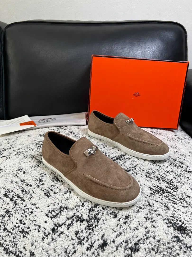 Hermes High Quality Top-level craft I'm in love with you, Max. The counter is being synchronized with the original distribution configuration., Italian imports of original cow-coloured flour, High-quality integration process, All imported water- dyeed cattle stubs., Shoes under the sole.: The original factory is super comfortable with the original base., The original factory and the single. Codes 39-44（ Make a reservation. 38 45 46 ）