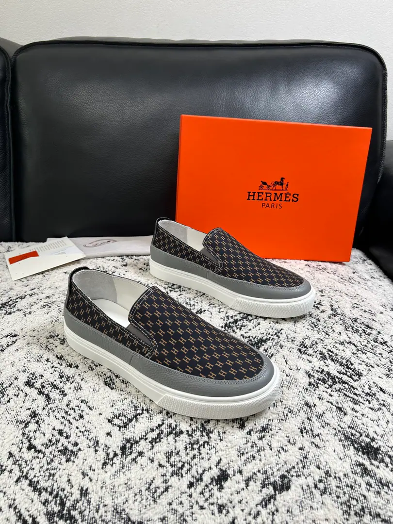 Hermes High Quality Top-level craft I'm in love with you, Max. The counter is being synchronized with the original distribution configuration., Italian imports of original cow-coloured flour, High-quality integration process, All imported water- dyeed cattle stubs., Shoes under the sole.: The original factory is super comfortable with the original base., The original factory and the single. Codes 39-44（ Make a reservation. 38 45 ）