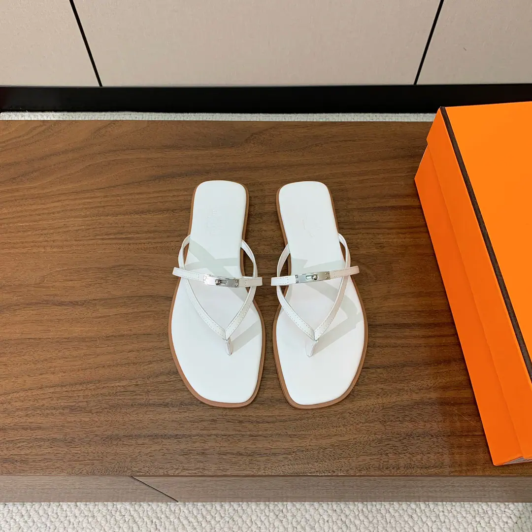 【Herm*s】ClassickellyStraps and slippers.. Shoe face original custom-made leather face, In the sheep's skin., The original Italian is a big one. Codes: 35-41（40, 41Custom without re-offer） Batch