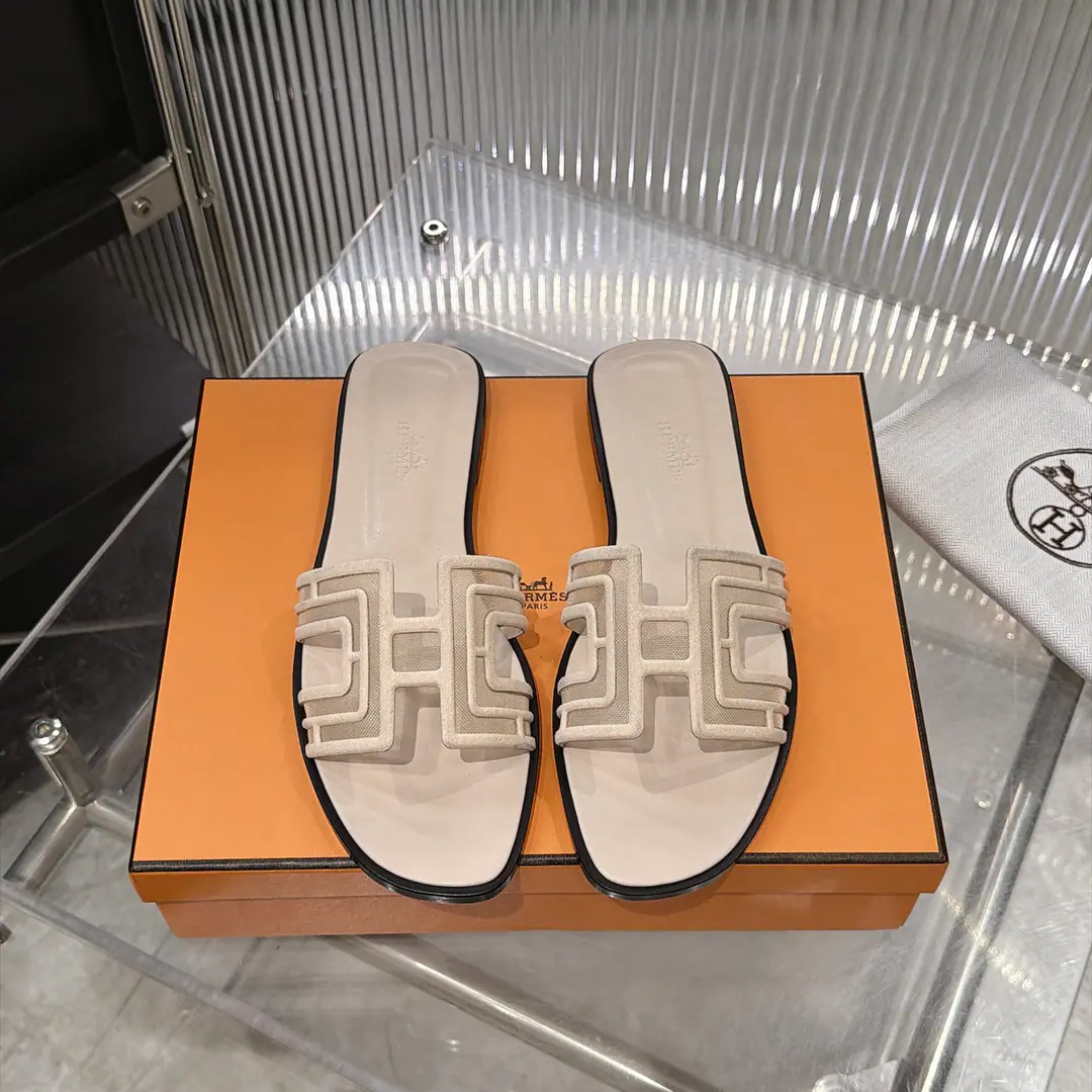Plant💎💎 High-end quality Newly modified wrapping➕Cow-faced.（Hermès） Packing sponge upgrade, Qualitative Worker Upgrade. Hermes®🔴The best market version of a pure hand-shoe.✨✨ The top product loves the horses slippers.🐎 2027The original version of the early spring new money., Master's class is built by hand. ！❥High-end custom, Exclusive, Industry top version⚠❥Adoption: HermersShoe.: Italian cattle imports+Original-made Australian sheep-skin-hair.+That's a big one.（♪ To pursue the highest comfort ♪）✨～～〰〰〰〰❥ Packaging: ✔🚦Packing up.➰Top-level special case 〰Original top quality launch━━━━Hermes━━━━━ size: 35-41