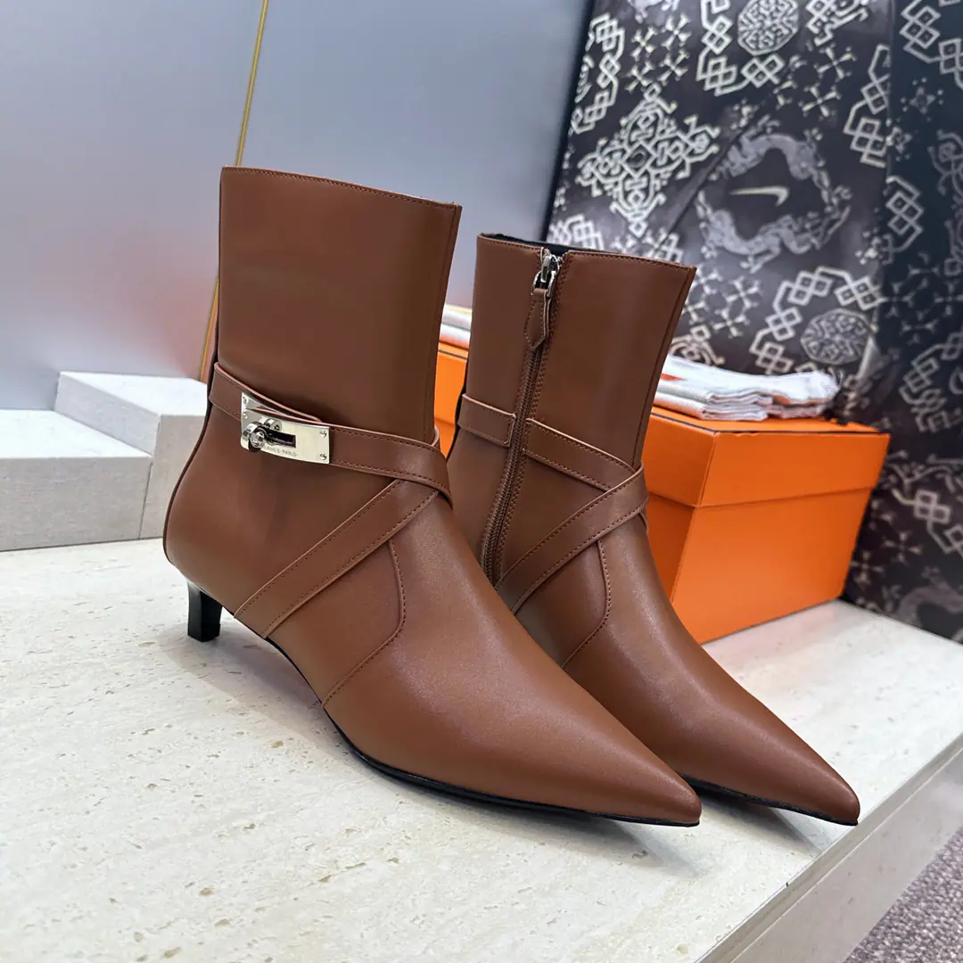 Plant prices HermesI'm in love with you, Max. 2026Autumn and winter money.Nice Crossing punk styleKellyAnd pull the naked female boots. HThe same letter as the star.logoChevalier boots with low and pointy heads. Material:I'll import a cow's skin on my shoe./Import sheep, skin.+In the skin of the watered cow.+Italy is a big-ass country. He's tall.:4CM Size: 35-39(34.40.41.42Custom without re-offer)