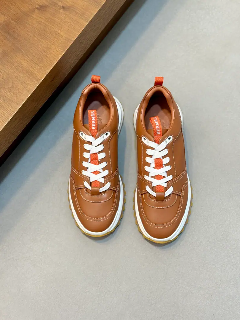 Hermes/I love the shoes of the horses.LeaderSports shoes The raw materials of the Russians., Original purchase1:1Development, Market top version, Support comparison This sneaker uses a fury of cow leather., Skins and pony leathers to the shoes., The skin of the cow is lined with a stamped logo, and the foot of the cow is set., Combination of the colored layerTPUOtsumi!, Inspire natural coloursVstripes, Slipperproof grinding.. The shoe tongue and the back heel were weaved., A simple style of fashion, It's easy to build a 100-packed fashion style., The upper foot is comfortable.！Dustproof bag with original box！ Size: 39-40-41-42-43-44（45.46Make a reservation.）