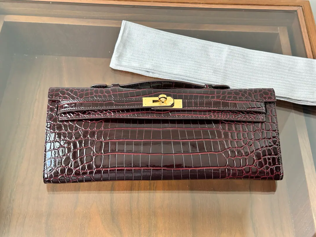 Kelly cut 31cm The classic dinner bag. kellyEvery bag in the series has its own unique taste. The crocodiles are more tacky. The air is perfect.
