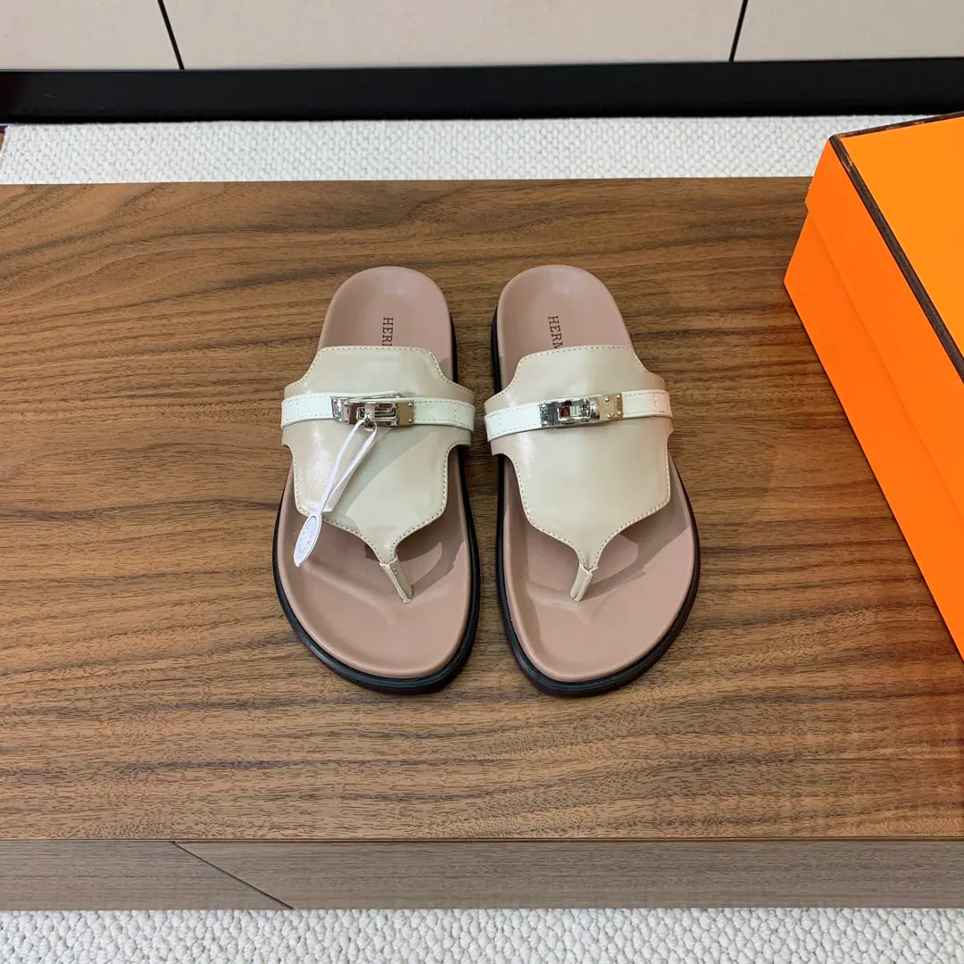 【Herm*s】Couples' Trails. The upper foot is so comfortable.！It's thick and cute.！Shoe-faced cow skin., Goki!. Shade it.TPUSlipboard Base. Codes: Women35-41（40, 41Custom） Men40-46（45, 46Custom） Batch: （Men➕10）