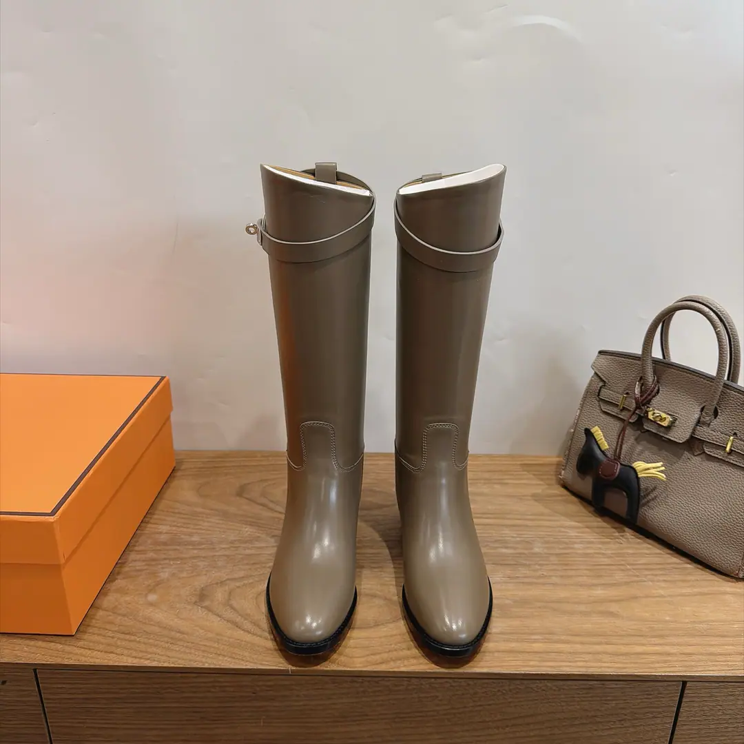 HERME…S ClassickellyBoots.ss2026Autumn money. ClassickellyHalf, Original calf skin material, Different colors match, It's really beautiful., Ma Fu-san's stuff.！ Little sheep's skin inside., Leaf imports from Italy！ ⚠️: With original packaging andvipOutbox Packaging！ Top class.35-39It's a deal.40.41 41.42