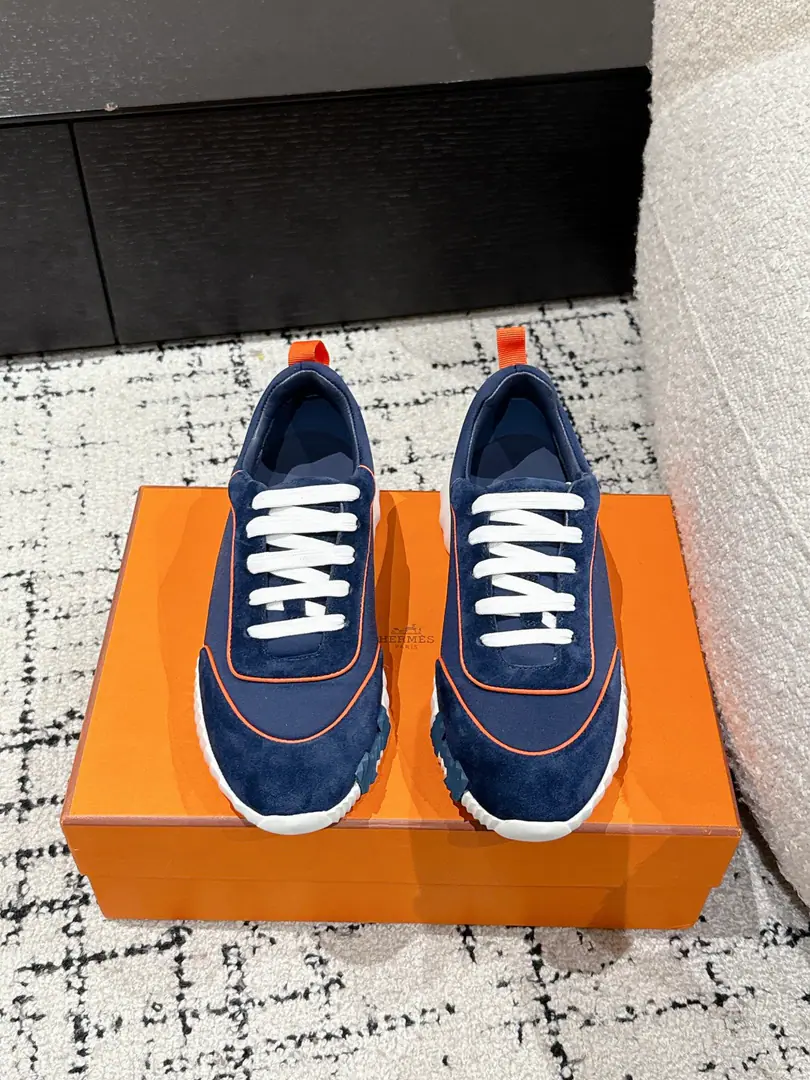 ¥ #Top Version Couple money. Hermes I'm in love with you, Max. 25/ Spring new money Bouncing Couples.👫Sports Leisure shoes. The most comfortable shoes in love with horses., No, I don't.1⃣️, It's a nice, light foot., You don't get tired of shopping.👍 Bullskins.+Wire Nice touch., She's beautiful and she's got a lot of clothes., It's light and comfortable. It's so light. Sports and leisure are the two things. Step on it.💩That's great.！ ✔️Fabulous.:Imported cattle skin+Wire ✔️Uchi.:The imported inlet was for silk and sheep. ✔️Otsumi!:AdoptionIP+TPU(Multi-colour Letters)Bottom ✔️Size:#35-46(Women40.41Men45.46Do it.) 🎁Top class. Synchronize full packaging