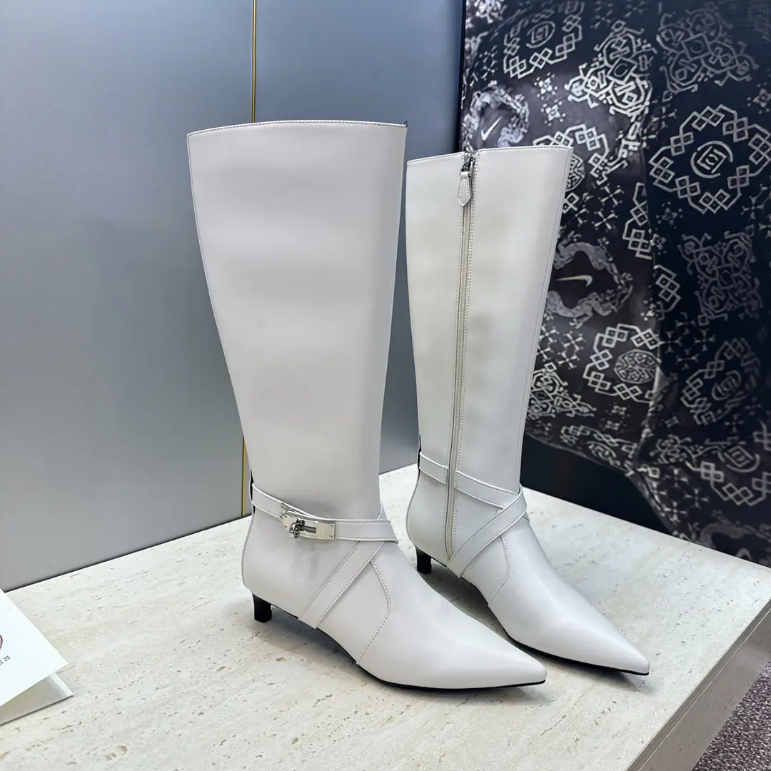 Plant prices HermesI'm in love with you, Max. 2026Autumn and winter money. Nice Crossing punk styleKelly- I'll take the top of my heel and the colored boots. HThe same letter as the star.logoA pointy bike, knight's boots. Material:I'll import a cow's skin on my shoe./Import sheep, skin.+In the skin of the watered cow.+Italy is a big-ass country. He's tall.:4CM Size: 35-39(34.40.41.42Custom without re-offer)
