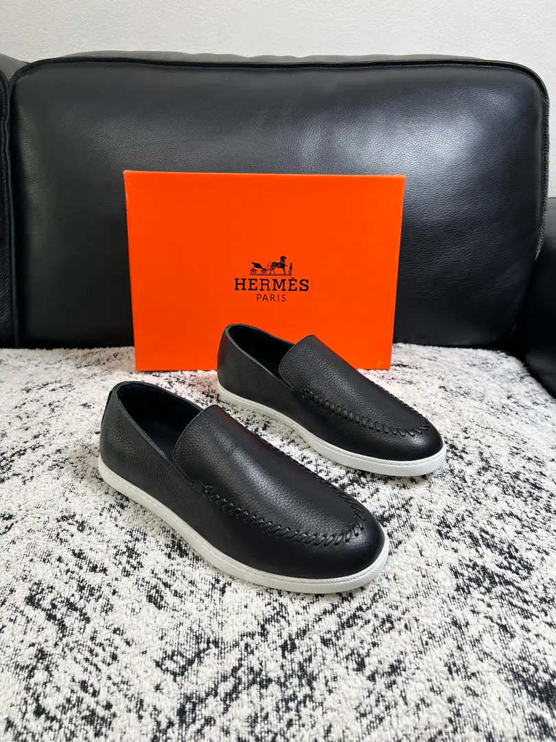 Hermes High Quality Top-level craft I'm in love with you, Max. The counter is being synchronized with the original distribution configuration., Italian imports of original cow-coloured flour, High-quality integration process, All imported water- dyeed cattle stubs., Shoes under the sole.: The original factory is super comfortable with the original base., The original factory and the single. Codes 39-44（ Make a reservation. 38 45 46 ）