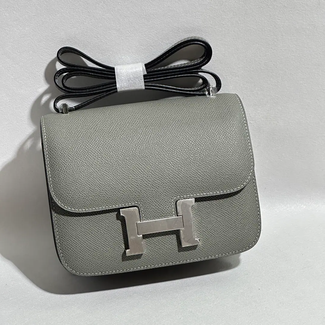 Constance 19#Seagull ash Silver button. FranceHaasOriginal plantEpsomPee.🐂 The waxes are made manually by the skin of the sheep inside.🪡 All steel hardware. Current