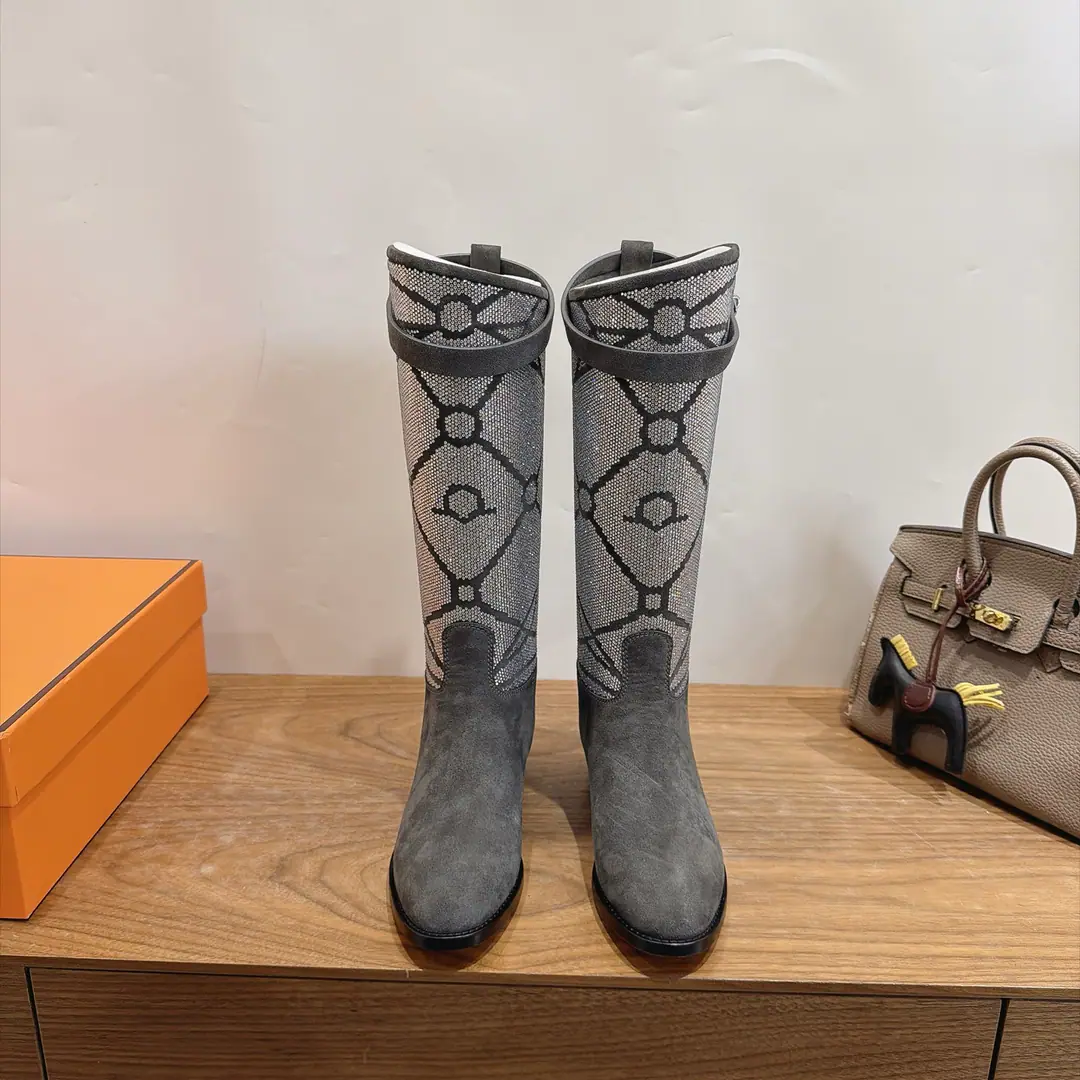 HERME…S ClassickellyBoots.ss2026Autumn money. ClassickellyHalf, Original calf skin material, Different colors match, It's really beautiful., Ma Fu-san's stuff.！ Little sheep's skin inside., Leaf imports from Italy！ ⚠️: With original packaging andvipOutbox Packaging！ Top class.35-39It's a deal.40.41 41.42