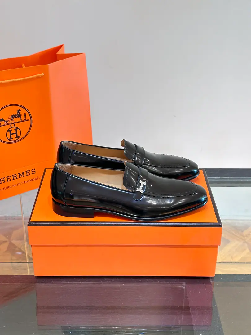 HERMES/ Armathe is a very high-end, very big-ass man with a commercial shoe., Import original cow skin, In the twigs., That's a big import.！Professionally rigorous process, Focus on details, I'm proud of your taste.！ Dollar Size: 39-44（38.45Do it.）
