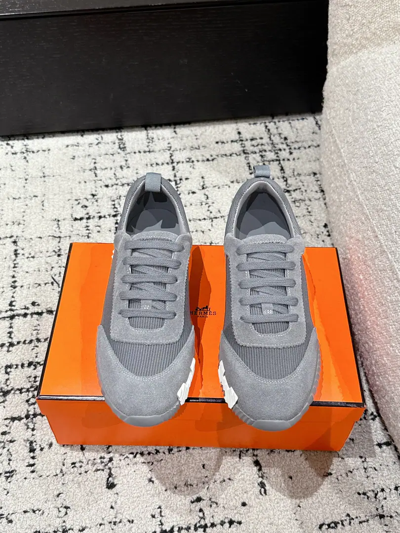 #Top Version Couple money. Hermes I'm in love with you, Max. 25/ Bouncing Couples. Sports Leisure shoes. The most comfortable shoes in love with horses., No, I don't.1⃣️, It's a nice, light foot., You don't get tired of shopping.👍Bullskins.+Wire Nice touch., She's beautiful and she's got a lot of clothes., It's light and comfortable. It's so light. Sports and leisure are the two things. Step on it.💩That's great.！ ✔️Fabulous.:Imported cattle skin+Wire ✔️Uchi.:The imported inlet was for silk and sheep. ✔️Otsumi!:AdoptionIP+TPU(Multi-colour Letters)German technology exposure machine seamlessly combined ✔️Size:#35-46(Women40.41Men45.46Do it.) 🎁Top class. Synchronize full packaging