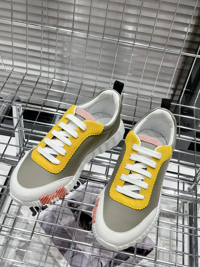Top Version🆚 【Hermes 】22 fe new arrival~Autumn and winter money. Bouncing Couples.👫Sports shoes The most comfortable shoes in love with horses., No, I don't.1⃣️, It's a nice, light foot., You don't get tired of shopping.👍 The whole thing. The hand feels good., She's beautiful and she's got a lot of clothes., It's light and comfortable. It's so light. Sports and leisure are the two things. Step on it.💩That's great.！ 30+The match between the sexes..You can choose whatever you want., There's always something you want.~ ✔️Fabulous.:The Queen of the High-Silenced Lamb.+Original single-blue sheet ✔️Uchi.:The imported inlet was for silk and sheep. ✔️Otsumi!:AdoptionIP+TPU(Multi-colour Letters)German technology exposure machine seamlessly combined ✔️Codes:Women35-41Men38-46 🎁Top class. Synchronize full packaging