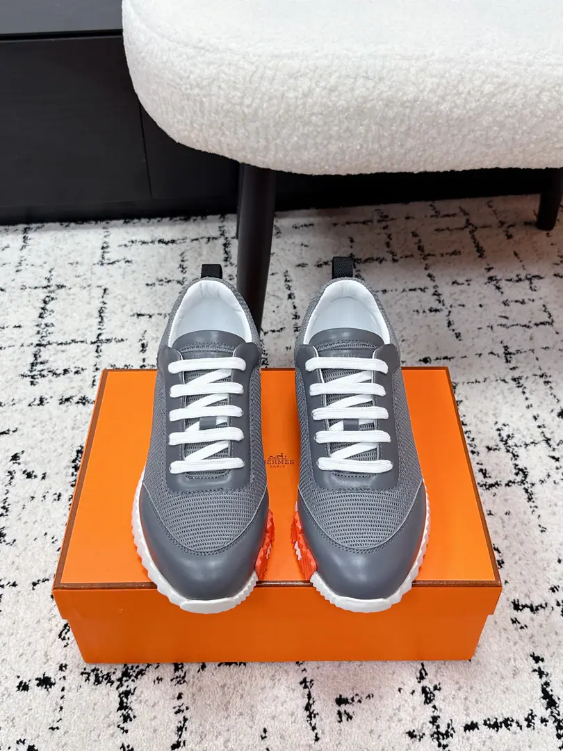 #Top Version Couple money. Hermes I'm in love with you, Max. 26/ Bouncing Couples. Sports Leisure shoes. The most comfortable shoes in love with horses., No, I don't.1⃣️, It's a nice, light foot., You don't get tired of shopping.👍Bullskins.+Wire Nice touch., She's beautiful and she's got a lot of clothes., It's light and comfortable. It's so light. Sports and leisure are the two things. Step on it.💩That's great.！ ✔️Fabulous.: Imported cattle skin/Cow-feat. ✔️Uchi.: The imported inlet was for silk and sheep. ✔️Otsumi!: AdoptionIP+TPU(Multi-colour Letters)German technology exposure machine seamlessly combined ✔️Size: #35-46(Women40.41Men45.46Do it.)