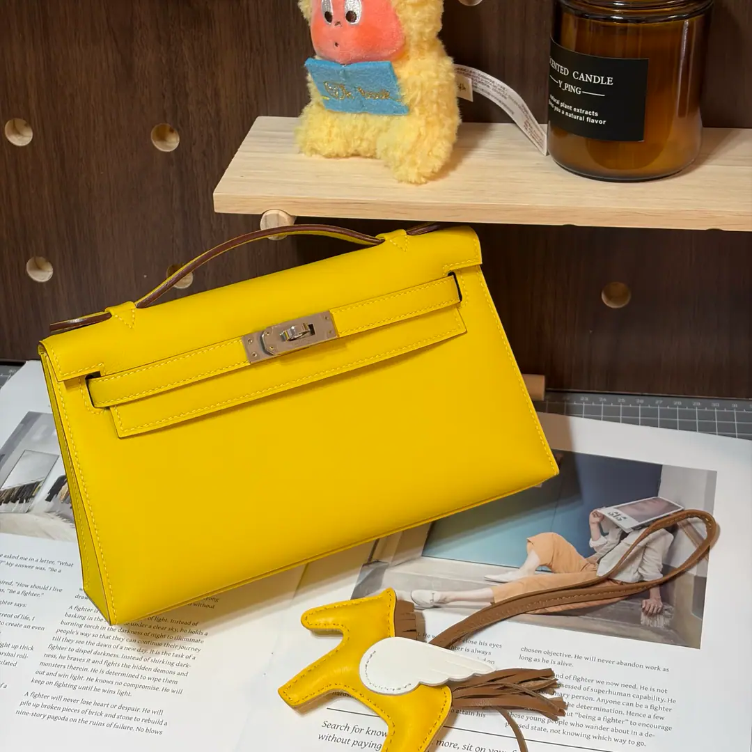 Mini-Kali generation., Amber Yellow., French import of original cow skins, Silver button., Advanced full manual custom‼️ A hand-made nail., - I'll make you a piece of gold., Fine steel plating18k- It's a hardware. 🐎