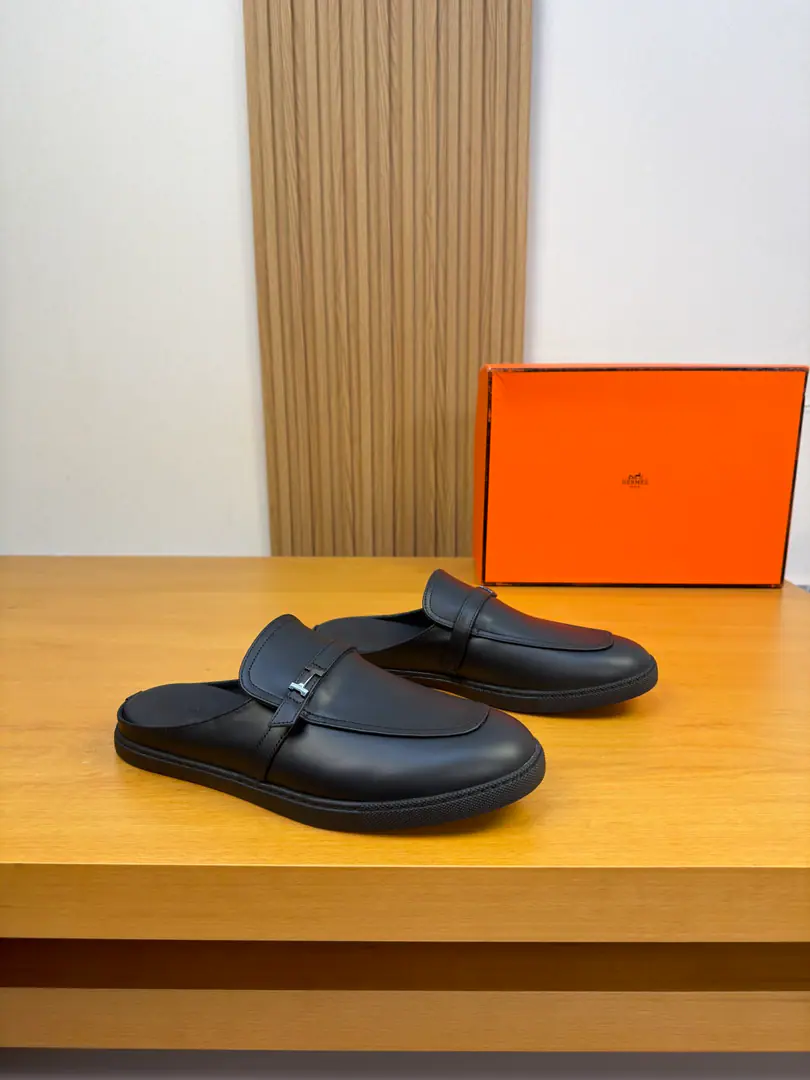 【 HERMES】I'm in love with you, Max. High-end quality Original List·I'm gonna take a little bit of a slipper. Shoe.: Original🔝Napa Skin., Shoe Dan..Brand metal buttons and cross-arms decoration Uchi.: Water-tied cow skin. Otsumi!: Ultra Light OriginalTPR.Rubber. Form Super-high-quality control.·- I'm doing a little work.: Highlight(High-end·- How expensive.·Slot) Size: 39-44（38.45.46.Make a reservation.)·H0231