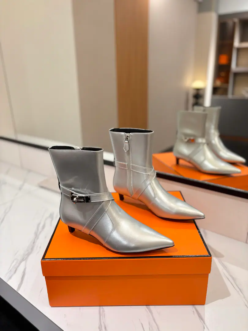 ￼ ￼ Plant price: Hermes🐴- A hot, hot, hot, hot, hot, hot, hot, hot, hot, hot, hot, hot, hot, hot, hot, hot, hot, hot, hot, hot, hot, hot, hot, hot, hot, hot, hot, hot, hot, hot, hot, hot.kelly JumpingThe Knight's boots are a fine-looking cowmaker.!!It's a classic no-no style. It's a pretty thing for anyone. ♡Elegance style, Creating different feelings.！♡♡It's the indispensable boots in your shoe cabinet.！♡♡A simple formula, Market top version♡◆ Materials: Import of sheep Imported cattle skin ◆◆ Uchi., Foot.: Imported cattle skin◆◆ Otsumi!: The Italian skin is a big thing.◆◆ He's tall.: ❹𝙘𝙢 High cover packing ◆ ◢size. ｜35-39（34 40 41 42Custom）◣