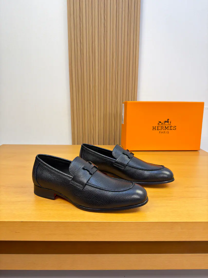 【 HERMES】I'm in love with you, Max. High-end quality Original List·- It's a leather shoe. Shoe.: 🔝Open the bouquet., Shoe Dan..Sewing process for the outer car, Brand metal buttons and cross-arms decoration Uchi.: Water-tied cow skin. Otsumi!: It's so light.TPR·Rubber. Combining is a big-ass skin. Super-high-quality control.·- I'm doing a little work.: Highlight(High-end·- How expensive.·Slot) Size: 39-44（38, 45, 46, Make a reservation.)·H0230