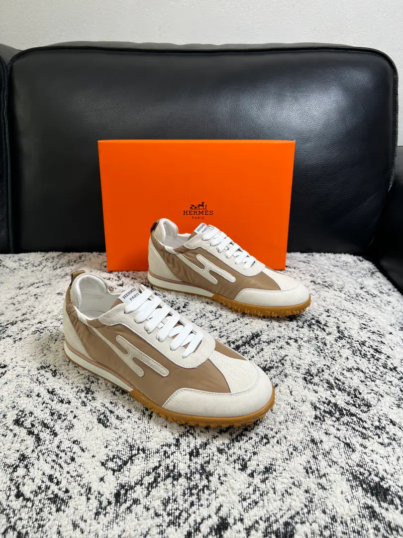Hermes High Quality Top-level craft I'm in love with you, Max. The counter is being synchronized with the original distribution configuration., Italian imports of original cow-coloured flour, High-quality integration process, All imported water- dyeed cattle stubs., Shoes under the sole.: The original factory is super comfortable with the original base., The original factory and the single. Welcome to the comparison., Codes 39-44（ Make a reservation. 38 45 ）