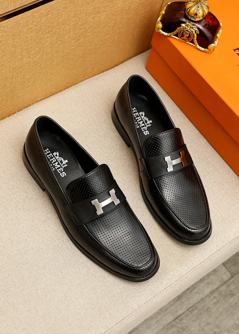 💐 Trade marks: HERMES「 I'm in love with you, Max.」Leisure shoes. Positive code number: 39-44（38.45🉑️Custom） Commodity materials: Select Import the head of the cow-skins.+Classic hardware button., Imported water dyes🐂In the cow's skin.. Strong stereo visual effects, Original Base Yin. Colour: 1⃣️Colour Optional