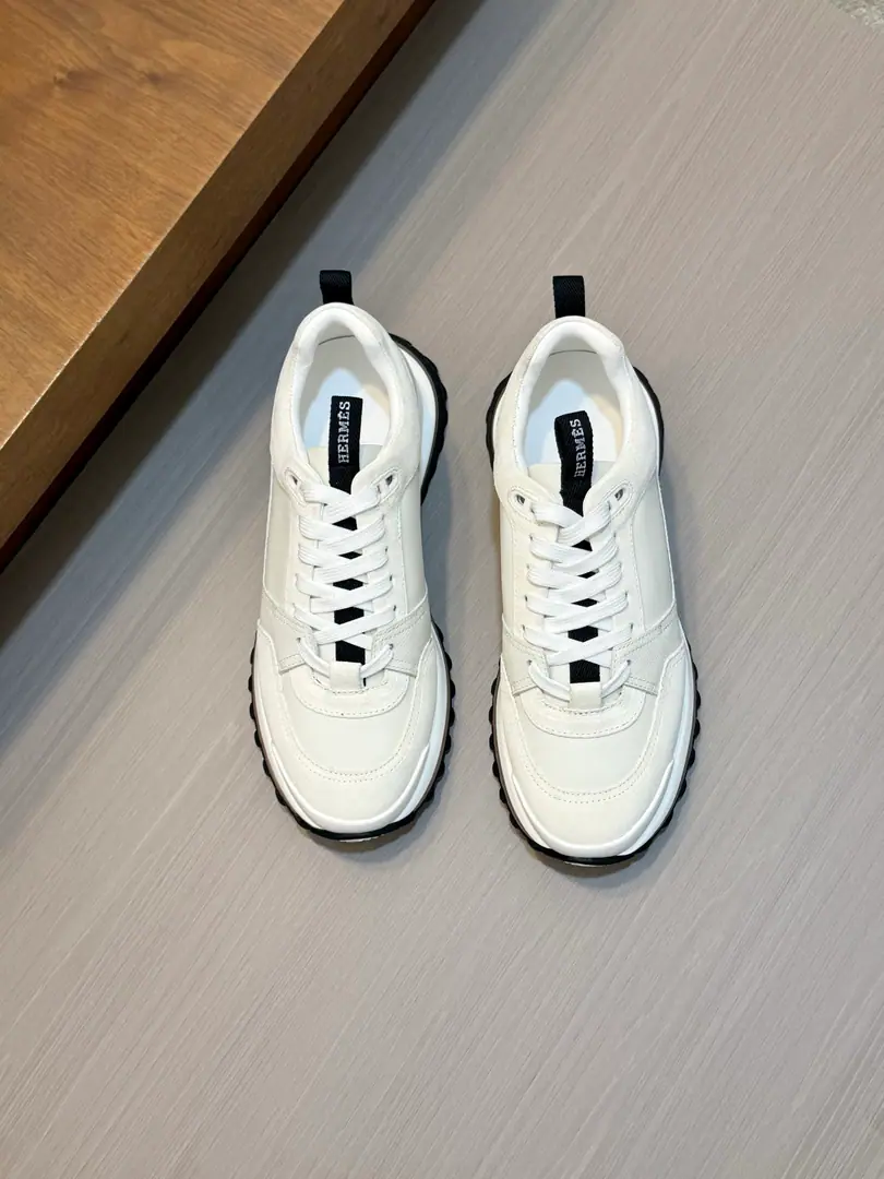 Hermes/I love the shoes of the horses.LeaderSports shoes The raw materials of the Russians., Original purchase1:1Development, Market top version, Support comparison This sneaker uses a fury of cow leather., Skins and pony leathers to the shoes., The skin of the cow is lined with a stamped logo, and the foot of the cow is set., Combination of the colored layerTPUOtsumi!, Inspire natural coloursVstripes, Slipperproof grinding.. The shoe tongue and the back heel were weaved., A simple style of fashion, It's easy to build a 100-packed fashion style., The upper foot is comfortable.！Dustproof bag with original box！ Size: 39-40-41-42-43-44（45.46Make a reservation.）