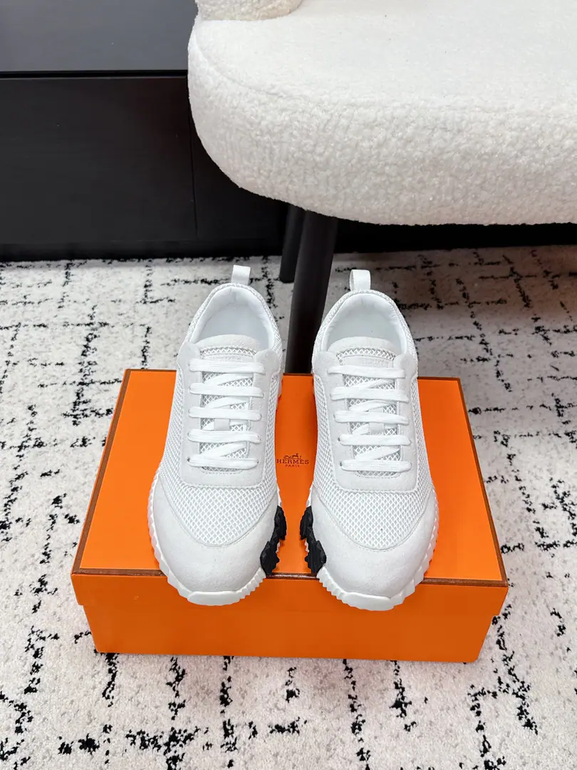 #Top Version Couple money. Hermes I'm in love with you, Max. 26/ Bouncing Couples. Sports Leisure shoes. The most comfortable shoes in love with horses., No, I don't.1⃣️, It's a nice, light foot., You don't get tired of shopping.👍Bullskins.+Wire Nice touch., She's beautiful and she's got a lot of clothes., It's light and comfortable. It's so light. Sports and leisure are the two things. Step on it.💩That's great.！ ✔️Fabulous.: Imported cattle skin/Cow-feat. ✔️Uchi.: The imported inlet was for silk and sheep. ✔️Otsumi!: AdoptionIP+TPU(Multi-colour Letters)German technology exposure machine seamlessly combined ✔️Size: #35-46(Women40.41Men45.46Do it.)