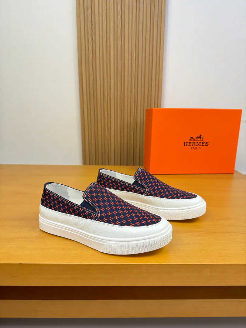 【 HERMES】I'm in love with you, Max. High-end quality Original List·The leisure board shoes are stomping. Shoe.: Original🔝Skin of a stale calf., Shoes..Brand totems. Uchi.: Water-tied cow skin. Otsumi!: Ultra Light OriginalTPR.Rubber. Double-coloured base Super-high-quality control.·- I'm doing a little work.: Highlight(High-end·- How expensive.·Slot) Size: 39-44（38.45.46.Make a reservation.)·H0118