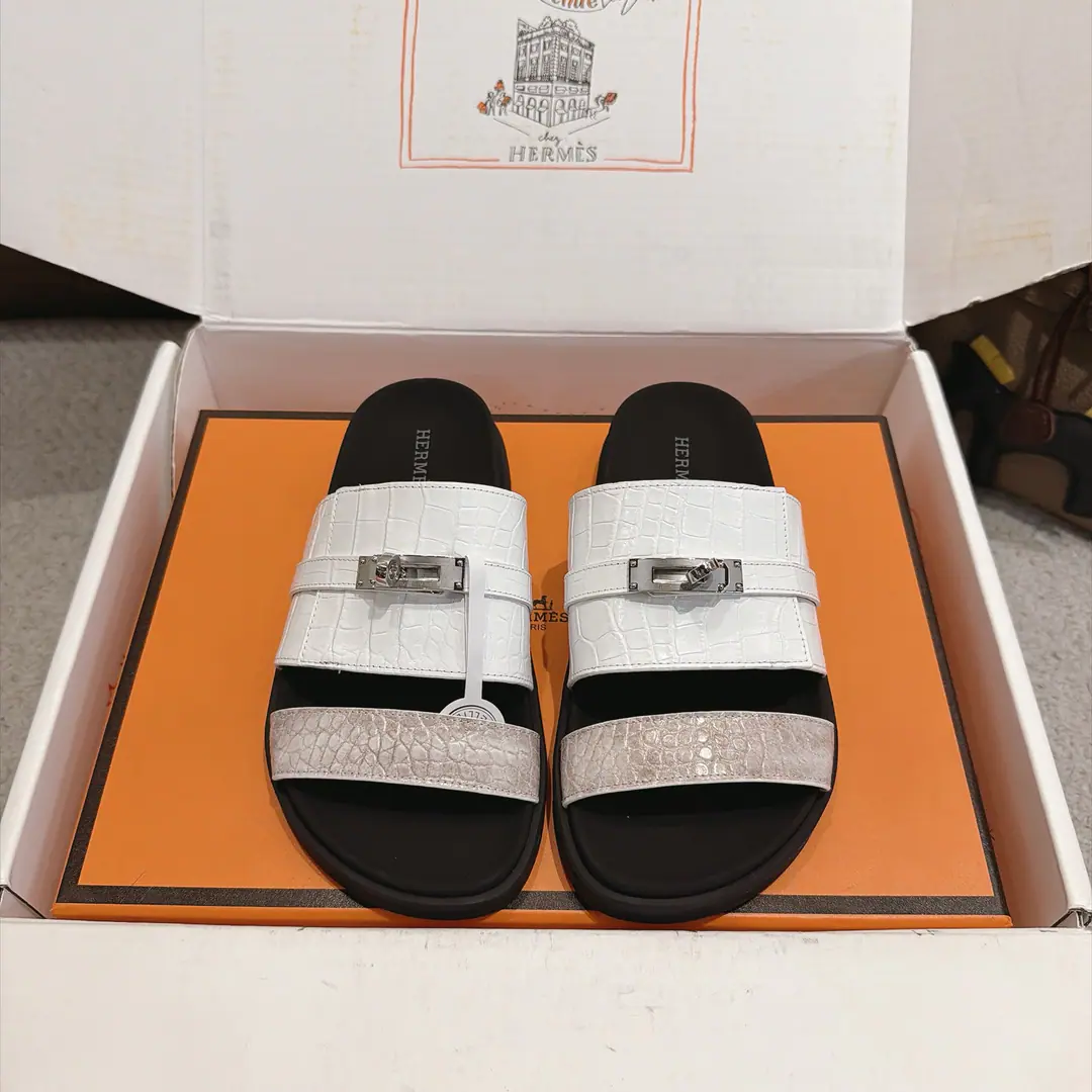 The big and big crocodile skins out of the factory. Men➕Hermes Shoes. Uncle's slippers. ♪ Fresh and fresh ♪ ～The fashion is so refreshing. Not much to explain., I know everything I've bought., Customized steel pureKellyDeduction of hardware accessories ✅TPUSlipboard Base ✅Female size35-39 （40.41.42I'll make sure I don't change it.）Men:40~44（45.46Customize or not change） ✅With double bags..Card.Certificate.Handbag.