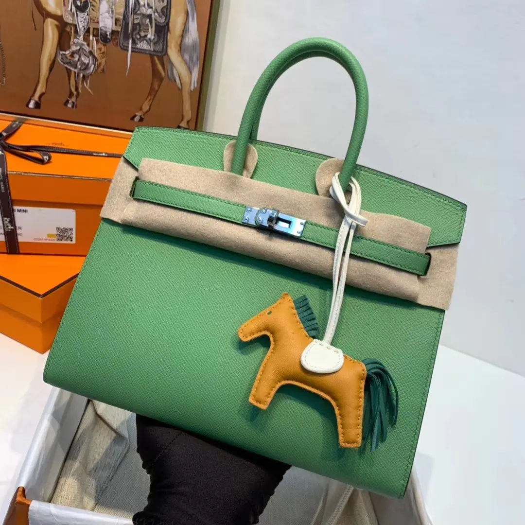 Birkin 25/30/ Epsom Handsliding. The outer seams. Shea green. Noir Gold and silver buttons. Top hand sew. Custom 😍