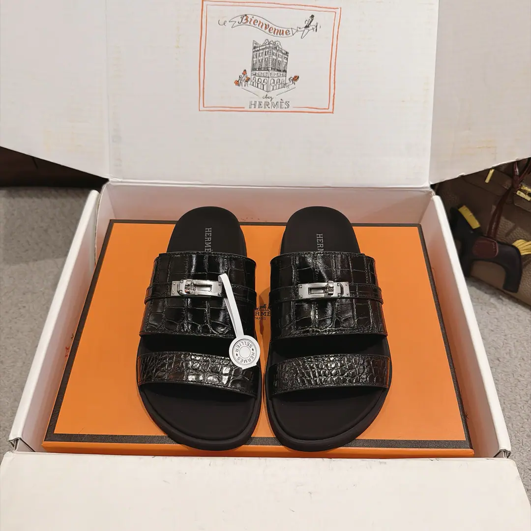 The big and big crocodile skins out of the factory. Men➕Hermes Shoes. Uncle's slippers. ♪ Fresh and fresh ♪ ～The fashion is so refreshing. Not much to explain., I know everything I've bought., Customized steel pureKellyDeduction of hardware accessories ✅TPUSlipboard Base ✅Female size35-39 （40.41.42I'll make sure I don't change it.）Men:40~44（45.46Customize or not change） ✅With double bags..Card.Certificate.Handbag.