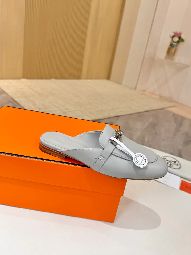 I'm in love with you, Max.Hermes, That's a big one. Top Version！Original development Shoe.: Lamb skin. Uchi.: Lamb skin. Otsumi!: Italy is a big-ass country. Codes: 34-42 34 41 42 Do it. No re-election. Packaging: Configure original packaging！