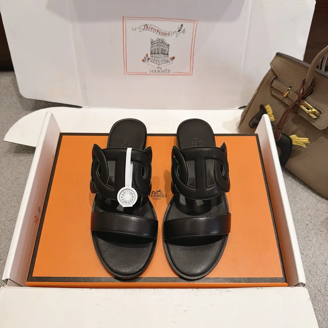 Get out of the factory. Hermes I'm in love with you, Max. Laguna Shoes Series———————————Fashion is a lot more than a couple of days. It's super comfortable. Every detail is perfect. OriginalswiftCowskin./- Oh, Pete. Original1:1A sole shoe./The original private model is a big one. ▪️SIZE: 35~41（40.41.42Customize or not change）