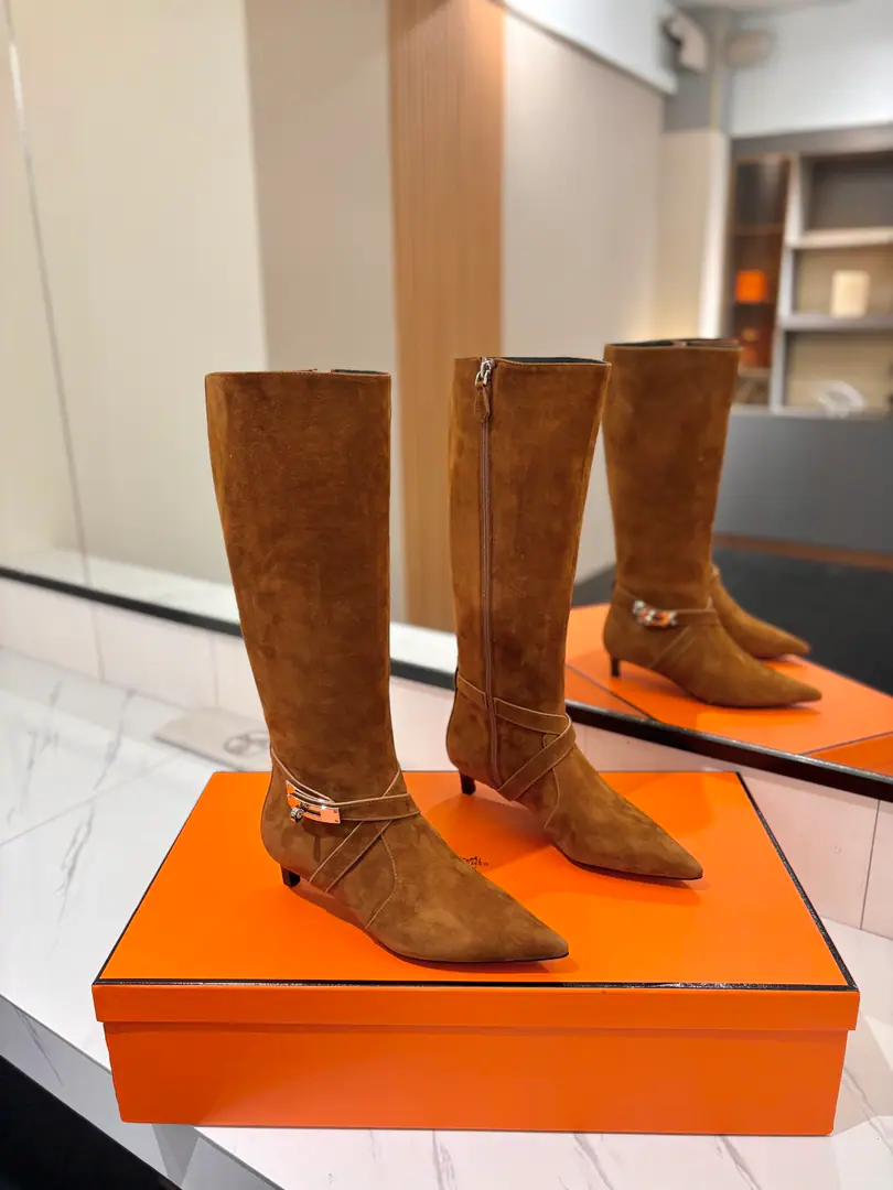 Plant price: Hermes🐴- A hot, hot, hot, hot, hot, hot, hot, hot, hot, hot, hot, hot, hot, hot, hot, hot, hot, hot, hot, hot, hot, hot, hot, hot, hot, hot, hot, hot, hot, hot, hot, hot.kelly JumpingThe Knight's boots are a fine-looking cowmaker.!!It's a classic no-no style. It's a pretty thing for anyone. ♡Elegance style, Creating different feelings.！♡♡It's the indispensable boots in your shoe cabinet.！♡♡A simple formula, Market top version♡◆ Materials: Import of sheep Imported cattle skin ◆◆ Uchi., Foot.: Imported cattle skin◆◆ Otsumi!: The Italian skin is a big thing.◆◆ He's tall.: ❹𝙘𝙢 High cover packing ◆ ◢size. ｜35-39（34 40 41 42Custom）◣