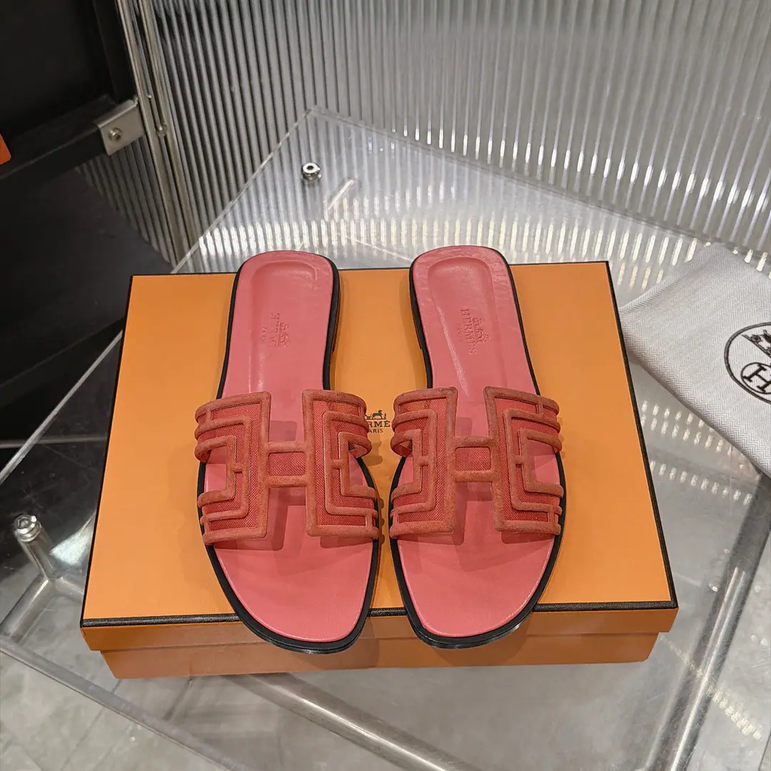 Plant💎💎 High-end quality Newly modified wrapping➕Cow-faced.（Hermès） Packing sponge upgrade, Qualitative Worker Upgrade. Hermes®🔴The best market version of a pure hand-shoe.✨✨ The top product loves the horses slippers.🐎 2027The original version of the early spring new money., Master's class is built by hand. ！❥High-end custom, Exclusive, Industry top version⚠❥Adoption: HermersShoe.: Italian cattle imports+Original-made Australian sheep-skin-hair.+That's a big one.（♪ To pursue the highest comfort ♪）✨～～〰〰〰〰❥ Packaging: ✔🚦Packing up.➰Top-level special case 〰Original top quality launch━━━━Hermes━━━━━ size: 35-41