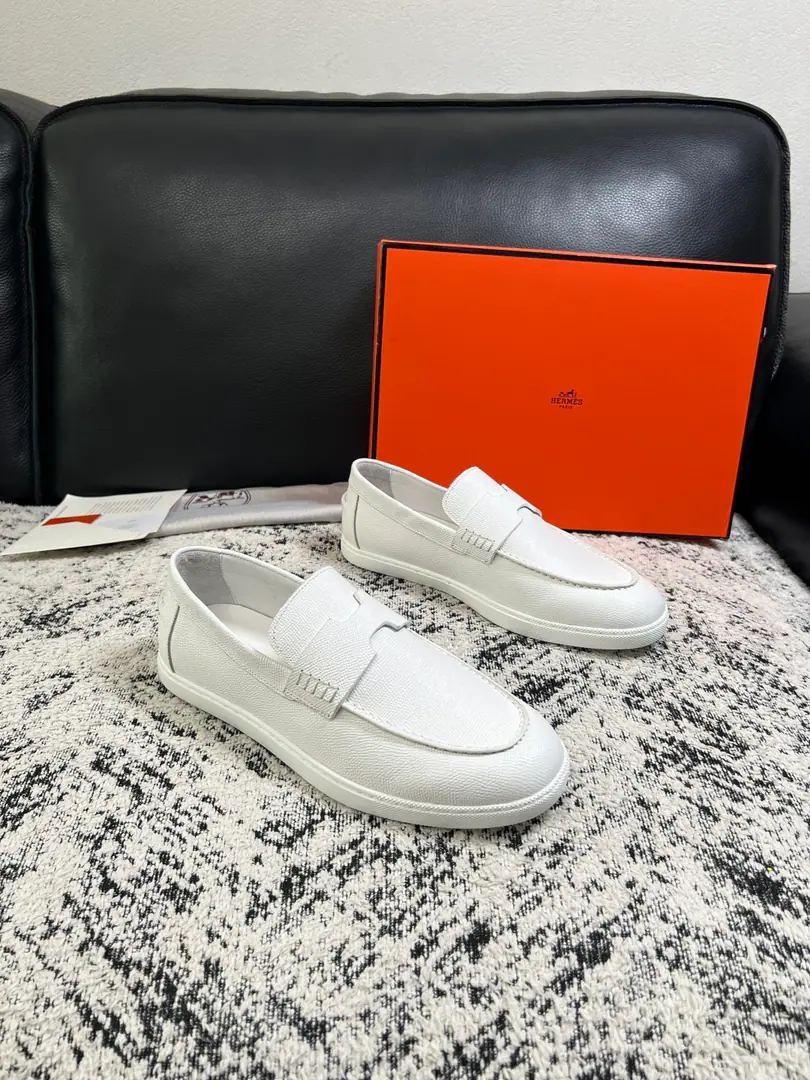 Hermes High Quality Top-level craft I'm in love with you, Max. The counter is being synchronized with the original distribution configuration., Italian imports of original cow-coloured flour, High-quality integration process, All imported water- dyeed cattle stubs., Shoes under the sole.: The original factory is super comfortable with the original base., The original factory and the single. Codes 39-44（ Make a reservation. 38 45 46 ）