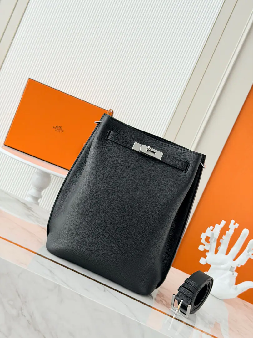 So Kelly Pumper bag. 22cm Original plant importTogoPee.【Black】Silver button. General allowance for men and women Sync Hand-crystal sewn Pure steel hardware. Current