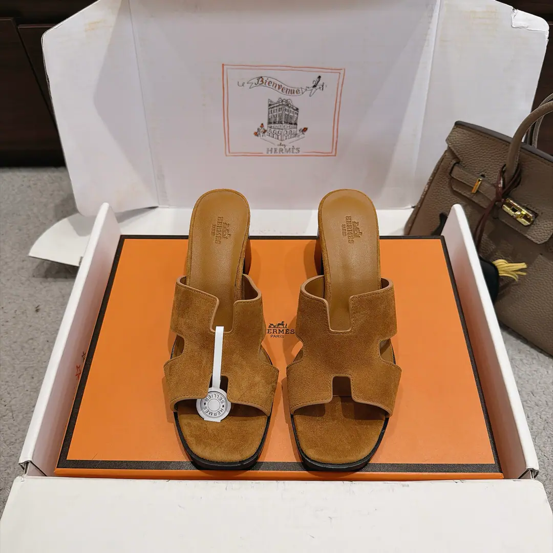 Get out of the factory. Hermes Helia 60Shoes Series ———————————Fashion is a lot more than a couple of days. It's super comfortable. Every detail is perfect. Original CustomiseNappaCowskin./I'm a sheep-skinner./Original private model heels. ▪️He's tall.: 6cm ▪️Otsumi!: The original is a very big one. ▪️SIZE: 35~41（40.41.Customize or not change）