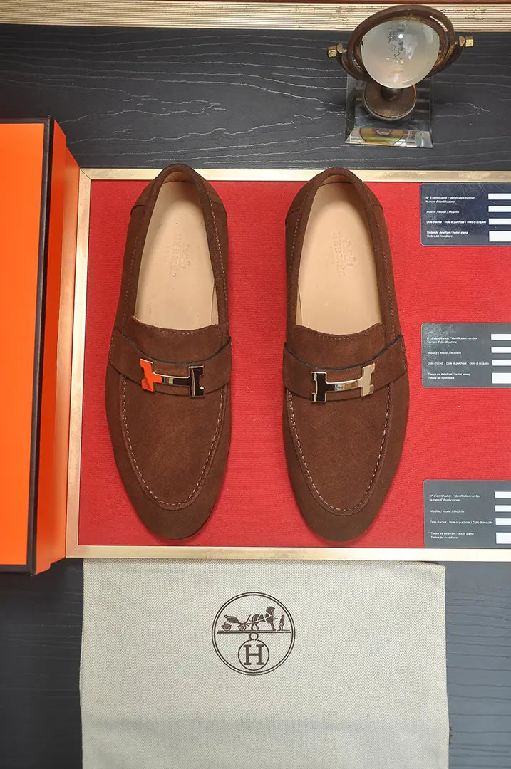 Get out of the factory. 【I'm in love with you, Max. HERMES】（In the cow's skin.）🍀Italian luxury.🍀He doesn't want the new style and the fancy colors., With its perfectness., Elegance, The classic style attracts successful men to wear leather shoes. This one's very, very comfortable., A simple and steady style would allow you to match any style.！The original version of the original version is not available.1:1Fine, We're more sophisticated in material., Imported cattle skin+In the cow's skin.💪💪💪It's a very good feeling.👍！.Codes: 38-45(45Custom)