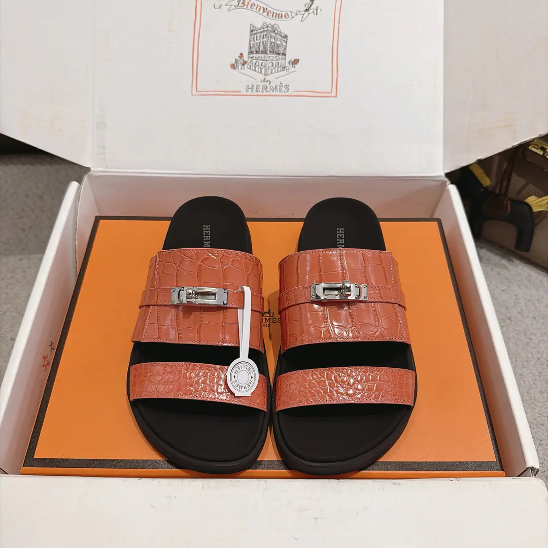 The big and big crocodile skins out of the factory. Men➕Hermes Shoes. Uncle's slippers. ♪ Fresh and fresh ♪ ～The fashion is so refreshing. Not much to explain., I know everything I've bought., Customized steel pureKellyDeduction of hardware accessories ✅TPUSlipboard Base ✅Female size35-39 （40.41.42I'll make sure I don't change it.）Men:40~44（45.46Customize or not change） ✅With double bags..Card.Certificate.Handbag.