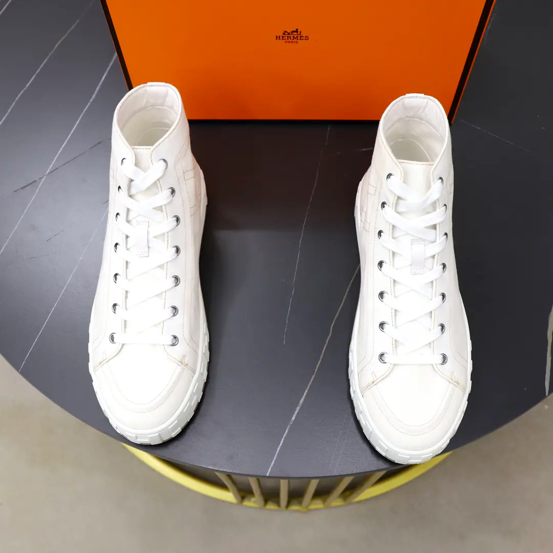 Hermes/I'm in love with you, Max. MaxiThe series of Chinese canvas shoes. Synchronise update of the network！ It's a season out.HermèsThe Gaussian canvas shoes., Reconstructing the contours of ancient costumes, A pair of pairs of shoes with a sharp-stacked ankle line. Cotton canvas shoes. Standard sports layout A very bright line of geometry., MarkerHThe tattooed rubber thick bottom., A light rubber shoe., - I'm gonna raise my self.buff, Comfortable step and recognition.. The Chinese version combines street with luxury., The tides unlock the multi-pronged thinking.: The work-winds and foot pants are lazy., The broad legs are full of loose and light luxury., The shorts and the ankles make a good teen.. I don't care if I travel., We're going out on a weekend visit., One pair.holdI live in a variety of shapes., Low profile, hidden brand quality., It's the year of the hairline and the actual wear.. Full package！ Size: 39-40-41-42-43-44 Standard leather shoe size. （38/45/46But it's not gonna be a change.） The cargo.: H261859 Black