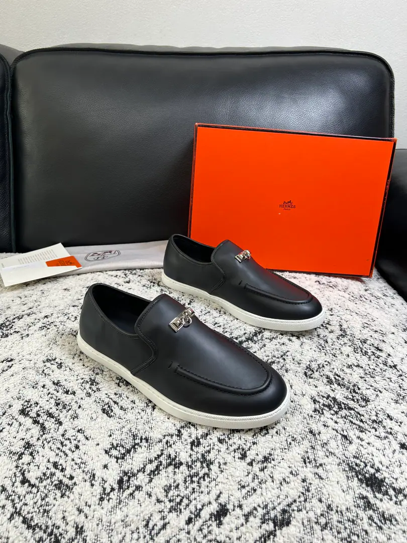 Hermes High Quality Top-level craft I'm in love with you, Max. The counter is being synchronized with the original distribution configuration., Italian imports of original cow-coloured flour, High-quality integration process, All imported water- dyeed cattle stubs., Shoes under the sole.: The original factory is super comfortable with the original base., The original factory and the single. Codes 39-44（ Make a reservation. 38 45 46 ）