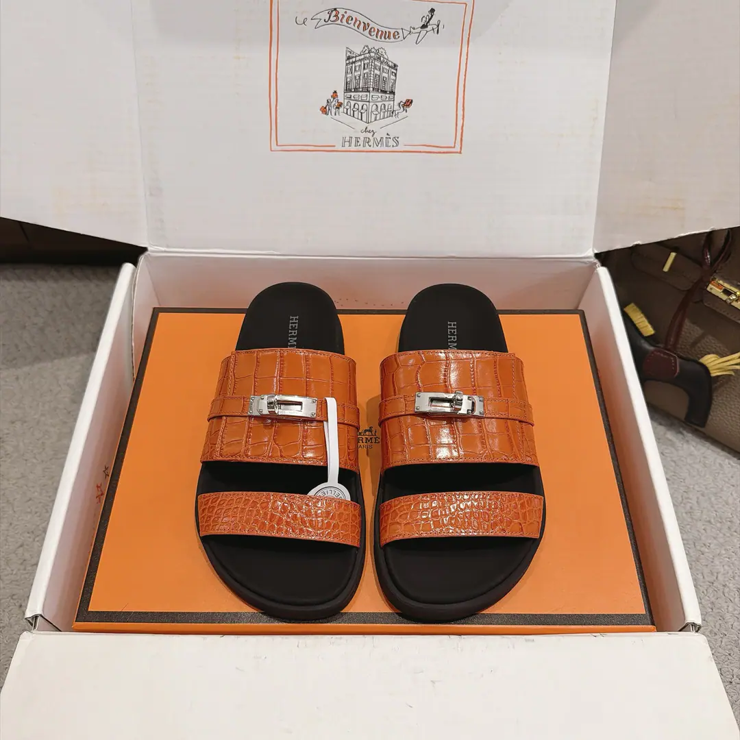 The big and big crocodile skins out of the factory. Men➕Hermes Shoes. Uncle's slippers. ♪ Fresh and fresh ♪ ～The fashion is so refreshing. Not much to explain., I know everything I've bought., Customized steel pureKellyDeduction of hardware accessories ✅TPUSlipboard Base ✅Female size35-39 （40.41.42I'll make sure I don't change it.）Men:40~44（45.46Customize or not change） ✅With double bags..Card.Certificate.Handbag.