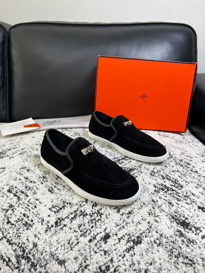 Hermes High Quality Top-level craft I'm in love with you, Max. The counter is being synchronized with the original distribution configuration., Italian imports of original cow-coloured flour, High-quality integration process, All imported water- dyeed cattle stubs., Shoes under the sole.: The original factory is super comfortable with the original base., The original factory and the single. Codes 39-44（ Make a reservation. 38 45 46 ）