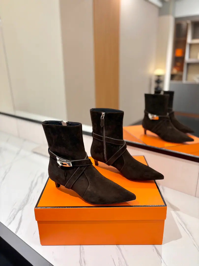 ￼ Plant price: Hermes🐴- A hot, hot, hot, hot, hot, hot, hot, hot, hot, hot, hot, hot, hot, hot, hot, hot, hot, hot, hot, hot, hot, hot, hot, hot, hot, hot, hot, hot, hot, hot, hot, hot.kelly JumpingThe Knight's boots are a fine-looking cowmaker.!!It's a classic no-no style. It's a pretty thing for anyone. ♡Elegance style, Creating different feelings.！♡♡It's the indispensable boots in your shoe cabinet.！♡♡A simple formula, Market top version♡◆ Materials: Import of sheep Imported cattle skin ◆◆ Uchi., Foot.: Imported cattle skin◆◆ Otsumi!: The Italian skin is a big thing.◆◆ He's tall.: ❹𝙘𝙢 High cover packing ◆ ◢size. ｜35-39（34 40 41 42Custom）◣
