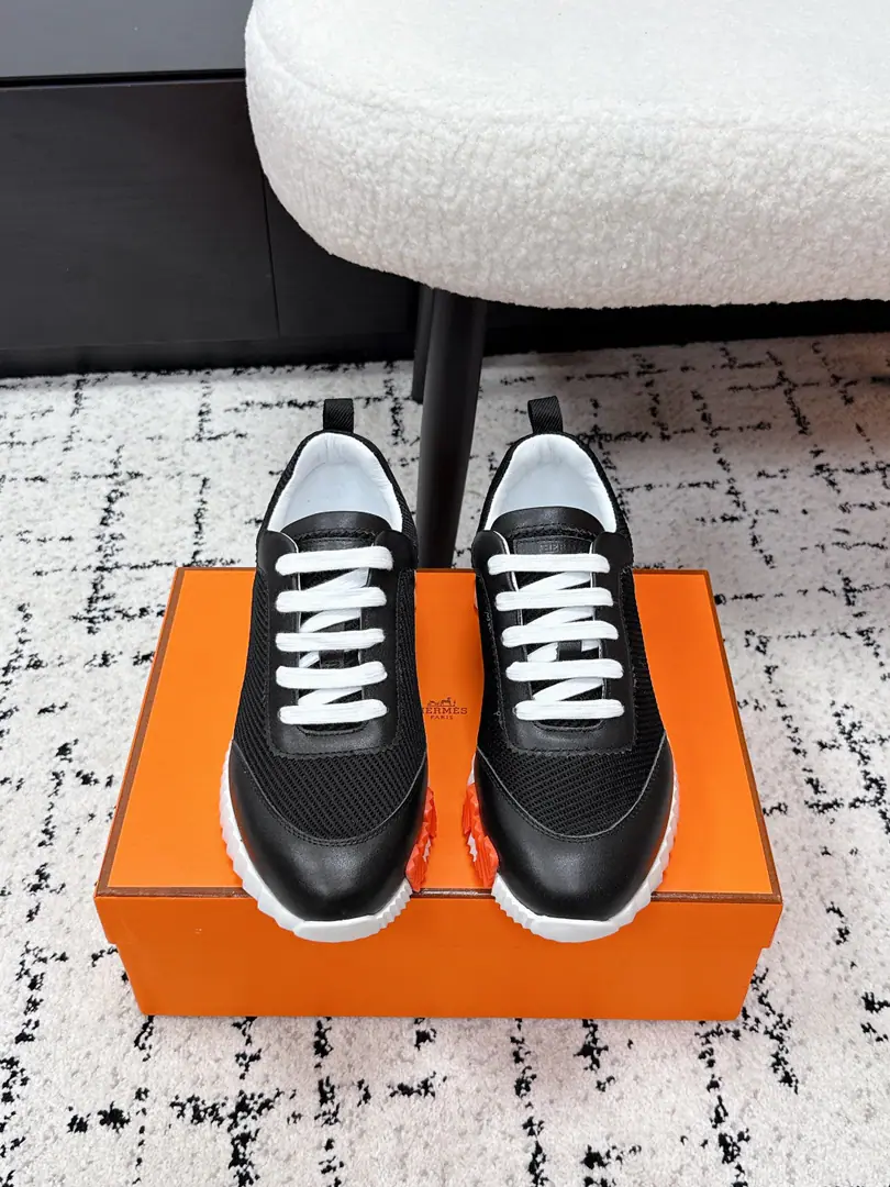 #Top Version Couple money. Hermes I'm in love with you, Max. 26/ Bouncing Couples. Sports Leisure shoes. The most comfortable shoes in love with horses., No, I don't.1⃣️, It's a nice, light foot., You don't get tired of shopping.👍Bullskins.+Wire Nice touch., She's beautiful and she's got a lot of clothes., It's light and comfortable. It's so light. Sports and leisure are the two things. Step on it.💩That's great.！ ✔️Fabulous.: Imported cattle skin/Cow-feat. ✔️Uchi.: The imported inlet was for silk and sheep. ✔️Otsumi!: AdoptionIP+TPU(Multi-colour Letters)German technology exposure machine seamlessly combined ✔️Size: #35-46(Women40.41Men45.46Do it.)