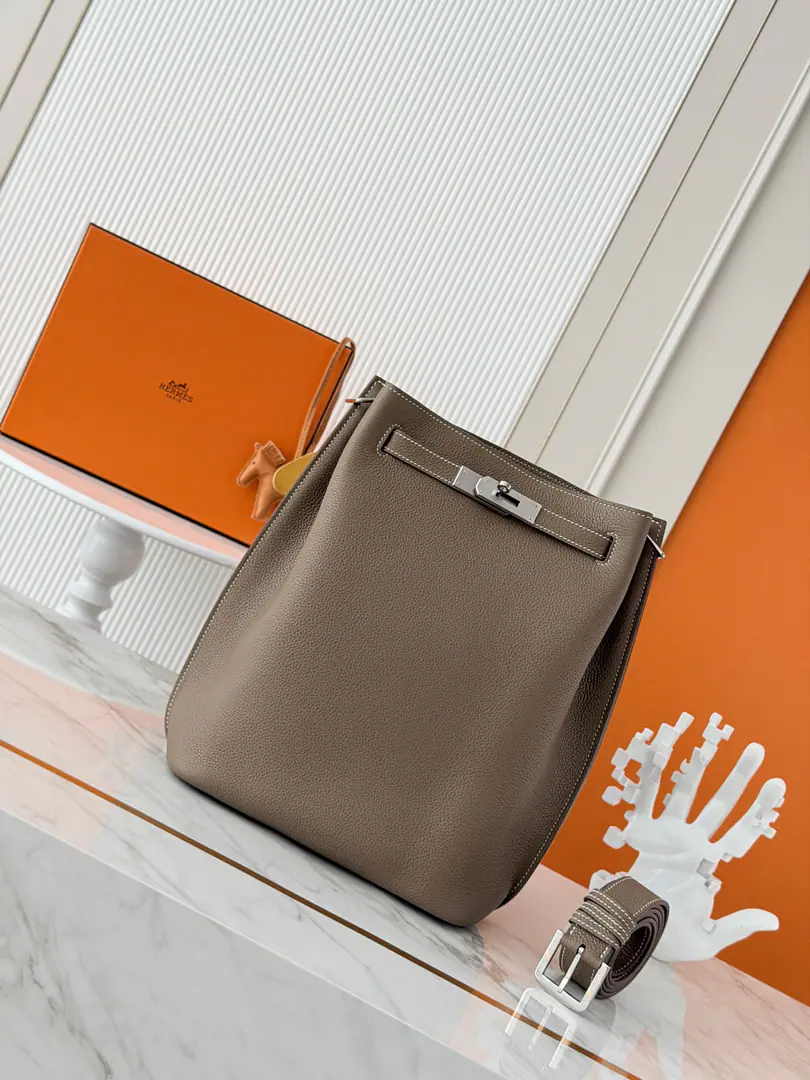 So Kelly Pumper bag. 22cm Original plant importTogoPee.【Elephant gray.】Silver button. General allowance for men and women Sync Hand-crystal sewn Pure steel hardware. Current