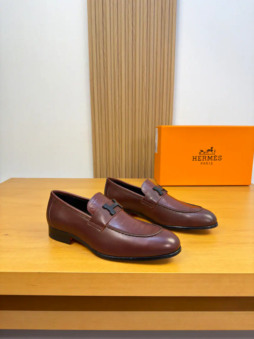 【 HERMES】I'm in love with you, Max. High-end quality Original List·- It's a leather shoe. Shoe.: 🔝Rock-storyed little cow skin., Napa Skin., Shoe Dan..Sewing process for the outer car, Brand metal buttons and cross-arms decoration Uchi.: Water-tied cow skin. Otsumi!: It's so light.TPR·Rubber. Combining is a big-ass skin. Super-high-quality control.·- I'm doing a little work.: Highlight(High-end·- How expensive.·Slot) Size: 39-44（38, 45, 46, Make a reservation.)·H0230