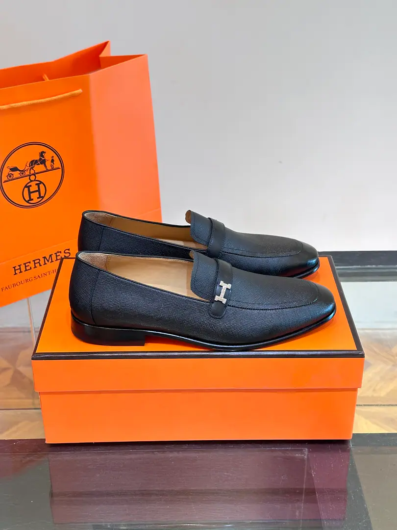 HERMES/ Armathe is a very high-end, very big-ass man with a commercial shoe., Import original cow skin, In the twigs., That's a big import.！Professionally rigorous process, Focus on details, I'm proud of your taste.！ Dollar Size: 39-44（38.45Do it.）