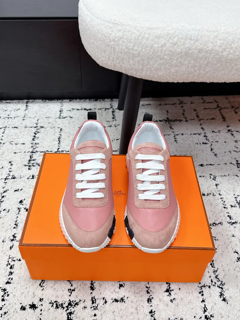 #Top Version Couple money. Hermes I'm in love with you, Max. 26/ Bouncing Couples. Sports Leisure shoes. The most comfortable shoes in love with horses., No, I don't.1⃣️, It's a nice, light foot., You don't get tired of shopping.👍Bullskins.+Wire Nice touch., She's beautiful and she's got a lot of clothes., It's light and comfortable. It's so light. Sports and leisure are the two things. Step on it.💩That's great.！ ✔️Fabulous.: Imported cattle skin/Cow-feat. ✔️Uchi.: The imported inlet was for silk and sheep. ✔️Otsumi!: AdoptionIP+TPU(Multi-colour Letters)German technology exposure machine seamlessly combined ✔️Size: #35-46(Women40.41Men45.46Do it.)